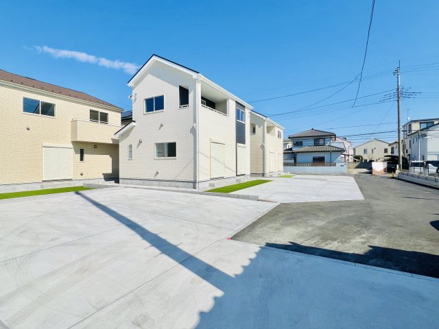 高崎市下之城町の前面道路含む現地写真|敷地内で駐車も安全♪