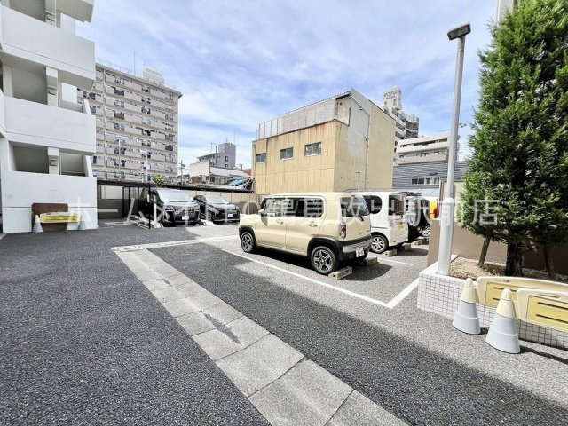 デイグラン鶴見の駐車場