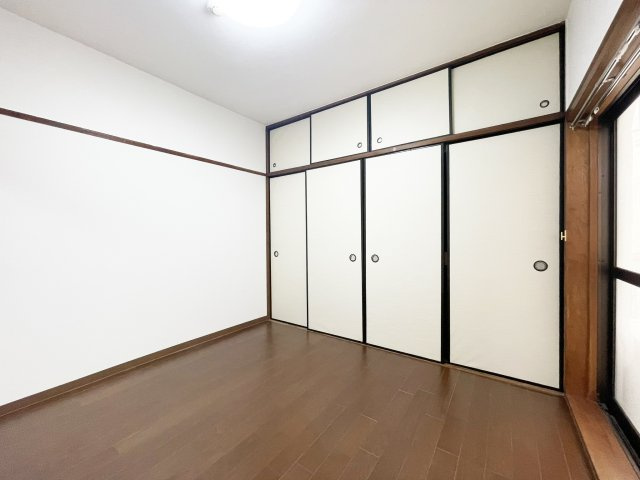 ハイツ庄町　東棟の居間・リビング