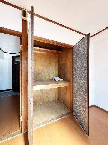 タウンハイツ西棟の収納