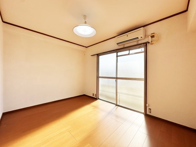 タウンハイツ西棟の居間・リビング