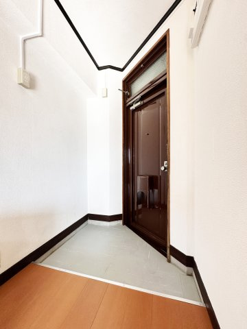 タウンハイツ西棟の玄関