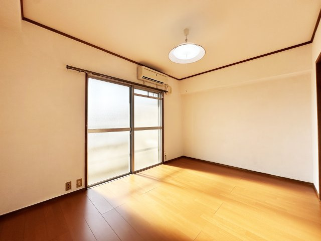 タウンハイツ西棟の居間・リビング