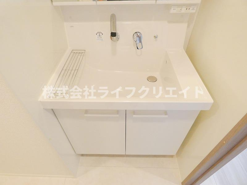 D-ROOM万願寺の洗面所