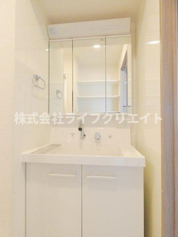 D-ROOM万願寺の洗面所
