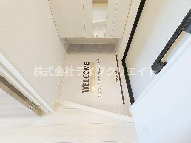 D-ROOM万願寺の玄関|※同ハウスメーカー施工イメージ