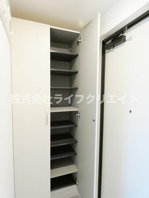 D-ROOM万願寺の玄関|※同ハウスメーカー施工イメージ
