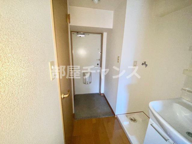 ヒルズ新栄の玄関