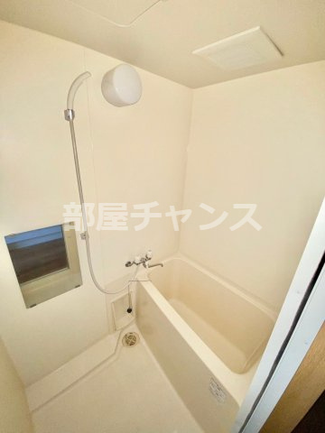 ヒルズ新栄の浴室