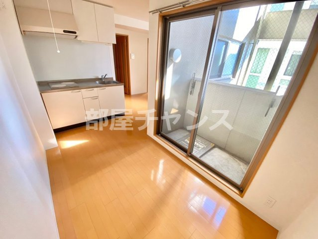 グレイス新栄の居間・リビング