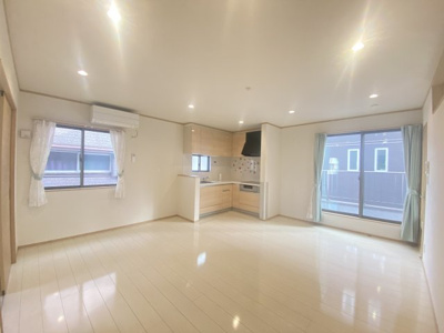 【居間・リビング】 | （値下げ）早期売却希望！ | ２階リビング　（日当たり良好！）