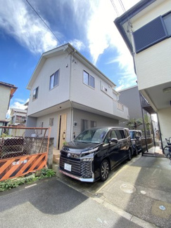 【外観】 | 南側　遊歩道（水路）の為日当たり良好