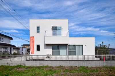 【外観】 | 太田市鳥山上町　デザイン住宅 | 白を基調としたオシャレなデザイン住宅です！ぜひ一度ご見学ください♪