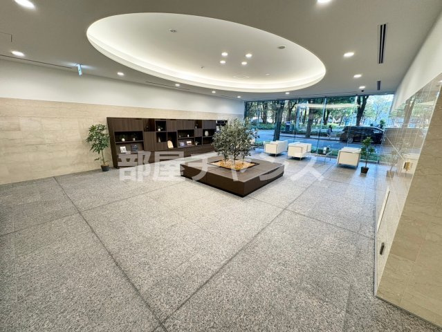 グラン・アベニュー白川公園のロビー