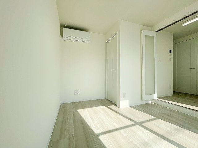 【居間・リビング】 | シェラトン桜【名古屋市賃貸・宅配ボックス】