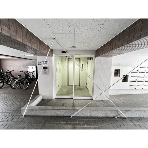 第6ハセビルのエントランス