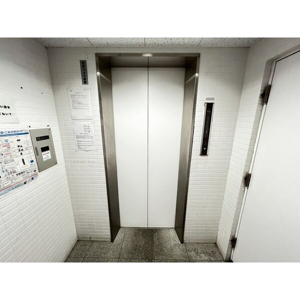 第6ハセビルのロビー