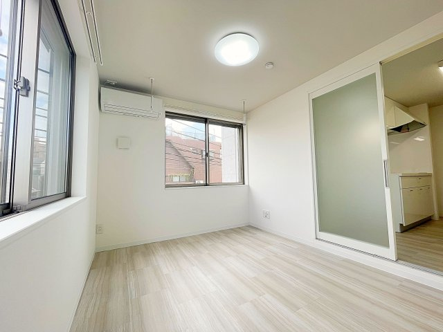 【居間・リビング】 | シェラトン桜【名古屋市賃貸・宅配ボックス】