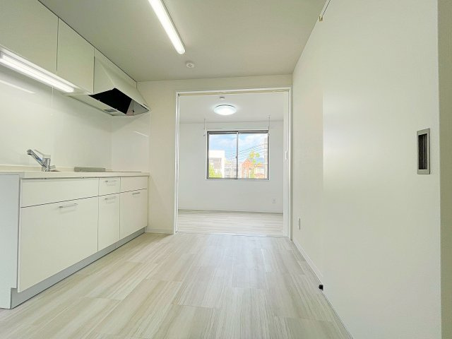 【居間・リビング】 | シェラトン桜【名古屋市賃貸・宅配ボックス】