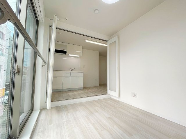 【居間・リビング】 | シェラトン桜【名古屋市賃貸・宅配ボックス】