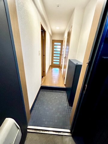 サングレートESAKAⅡの玄関