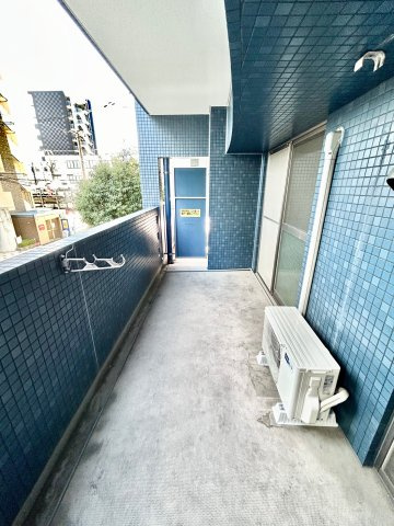 サングレートESAKAⅡのバルコニー