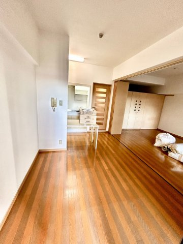 サングレートESAKAⅡの居間・リビング