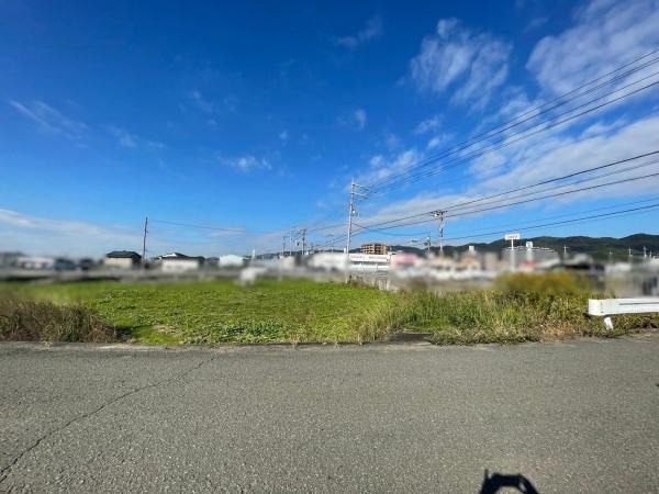 岩出市中黒　土地の前面道路含む現地写真
