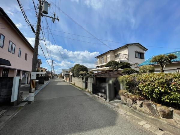 和歌山市紀三井寺　中古戸建の前面道路含む現地写真