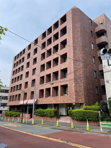 ロイヤル赤坂サルーンの外観