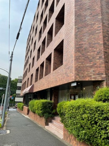ロイヤル赤坂サルーンの外観