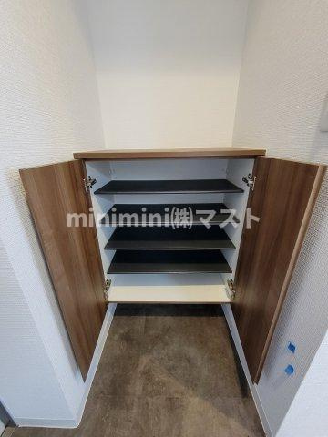 メゾンキコー難波南の収納