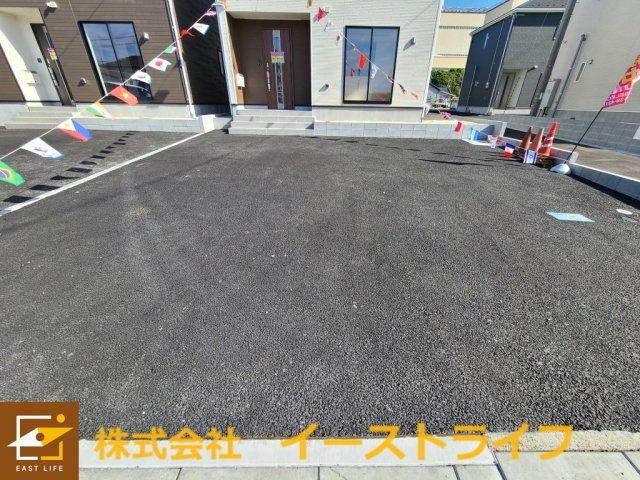 【新築戸建】勿来町窪田第4※子育て支援対象※の駐車場|同社施工写真　3台駐車可能（車種による）