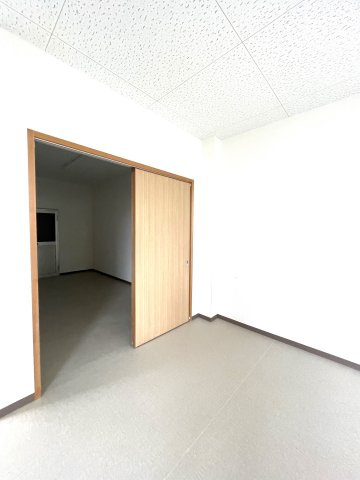 上河原　ナンバビルの内装