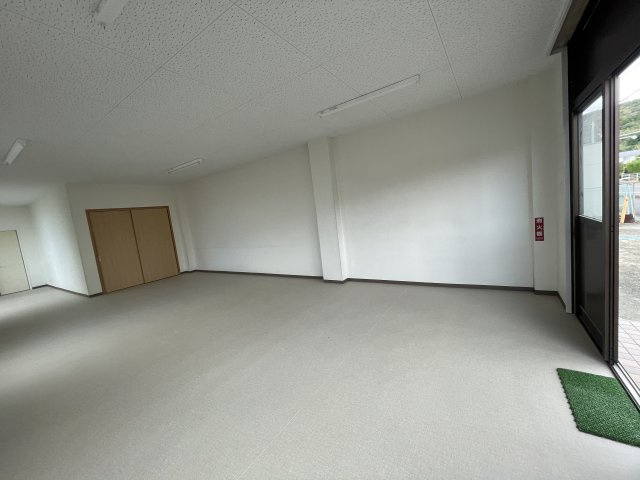 上河原　ナンバビルの内装