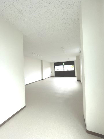 上河原　ナンバビルの内装