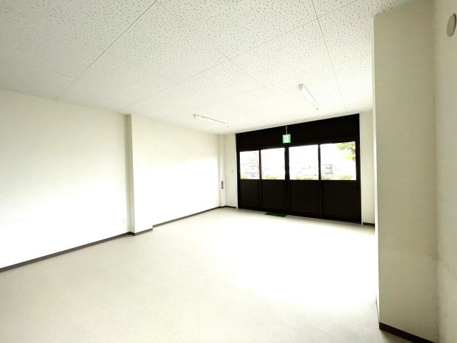 上河原　ナンバビルの内装