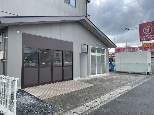 上河原　ナンバビルの外観