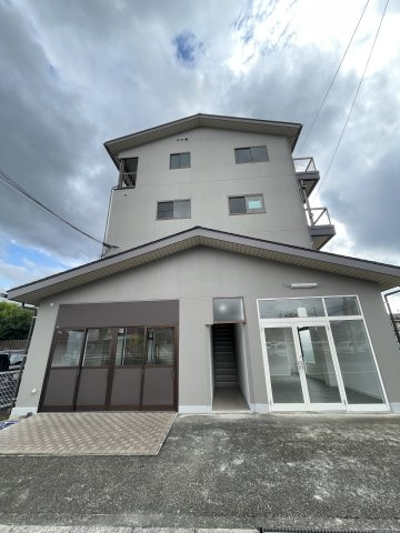 上河原　ナンバビルの外観