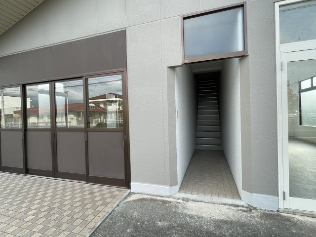 上河原　ナンバビルの外観