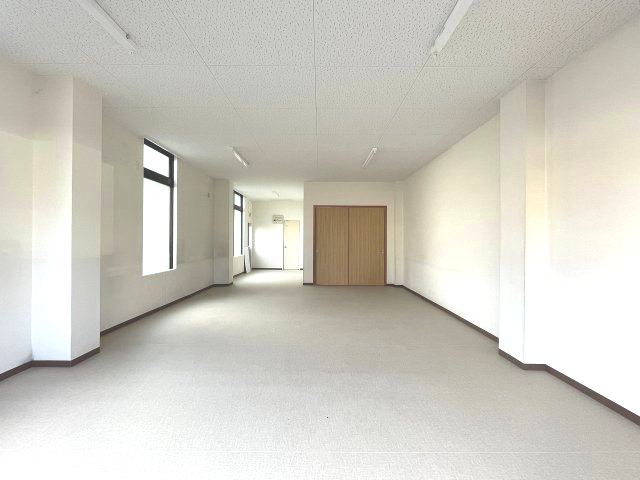 上河原　ナンバビルの内装