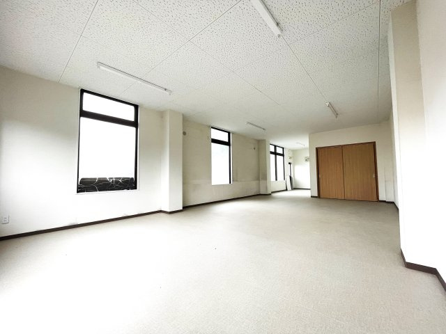 上河原　ナンバビルの内装