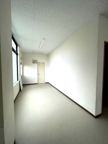 上河原　ナンバビルの内装