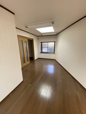 水谷3丁目戸建の洋室|きれいな洋室です