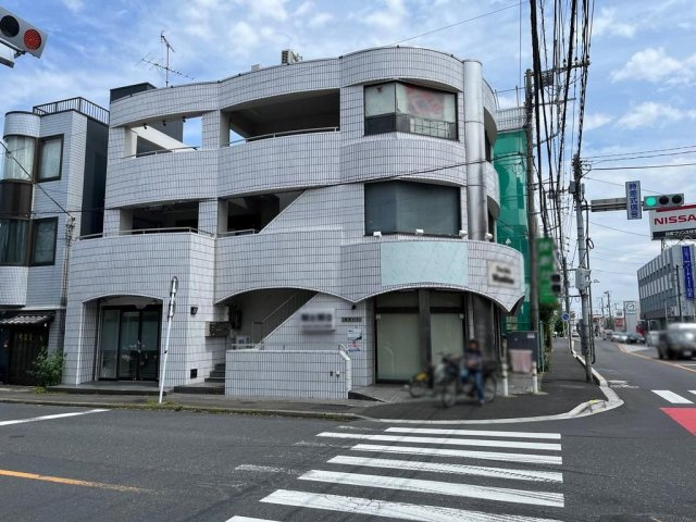 所沢市榎町のビルの外観