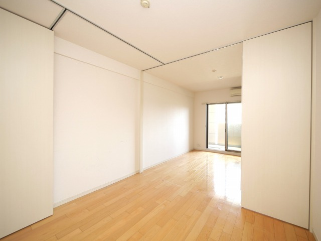 グレンパーク梅田北の洋室