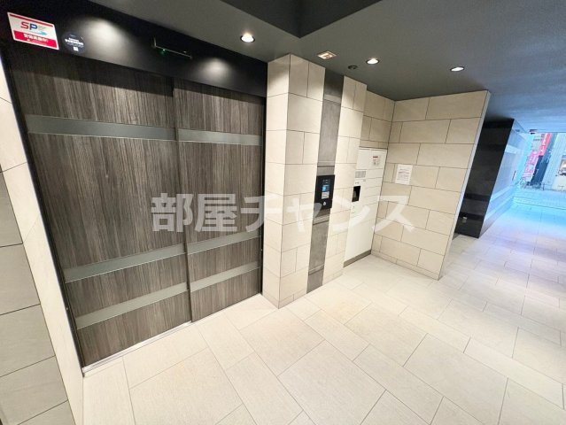 プレサンスTHE大須観音のエントランス