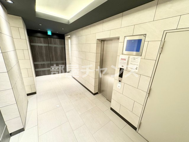 プレサンスTHE大須観音のロビー
