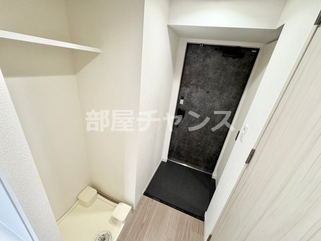 プレサンスTHE大須観音の玄関