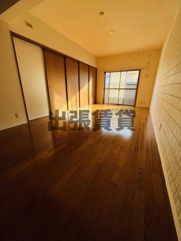 仲介手数料0円！Cosmic Reiの居間・リビング